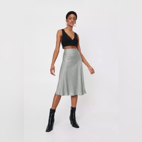 Pink & Sage green satin skirts - Picture 5 of 8